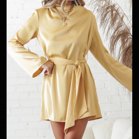 Butter Yellow Satin Mini Dress Long Sleeve Mock Neck Party Dress S/M - Picture 2 of 3